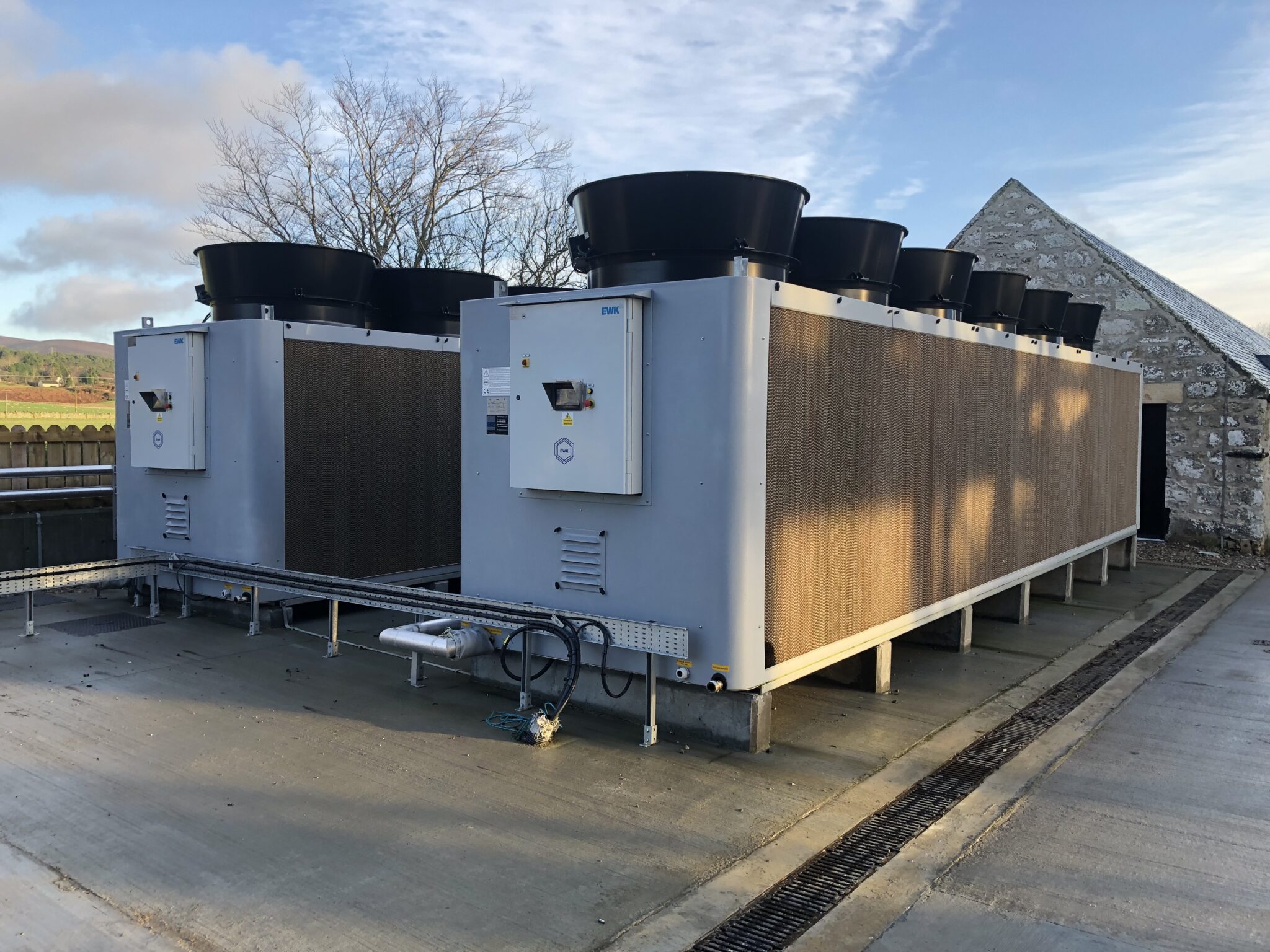 Process Cooler Understanding Cooling Tower Designs: Induced Draft vs. Forced Draft vs ...